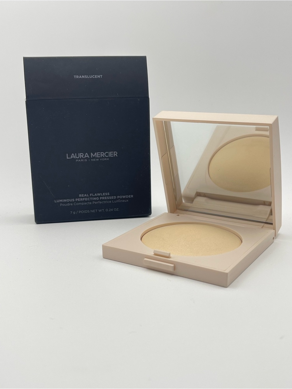 laura mercier Translucent Pressed Powder β Light Yellow Compact
